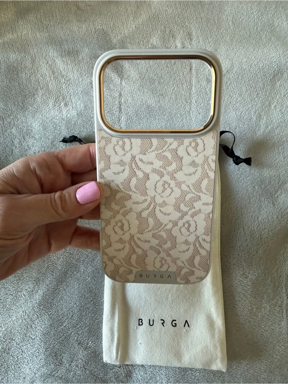 Burga “Gone Country” IPhone 17 Pro phone case and ring